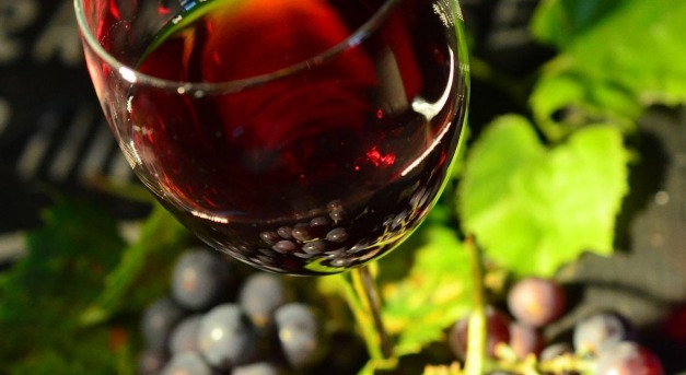 A vörösbor jótékony hatása a vérnyomásra